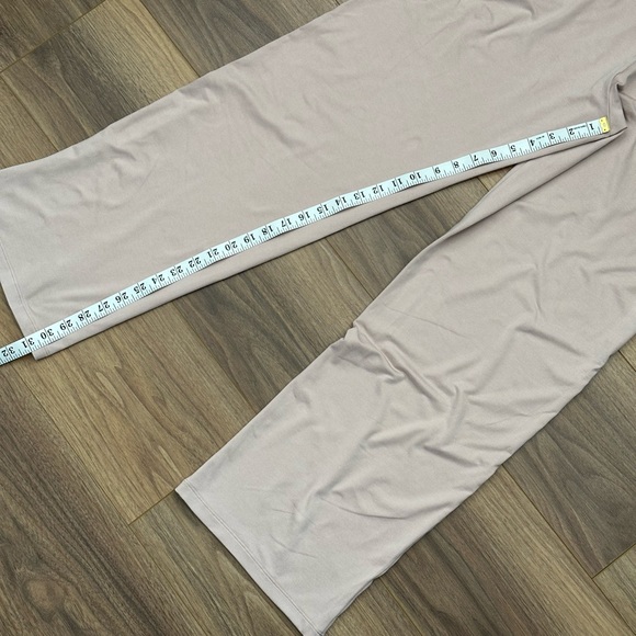 Vuori Halo Modern Straight Leg Pants in Vintage Rose Heather Size Large - Picture 13 of 13